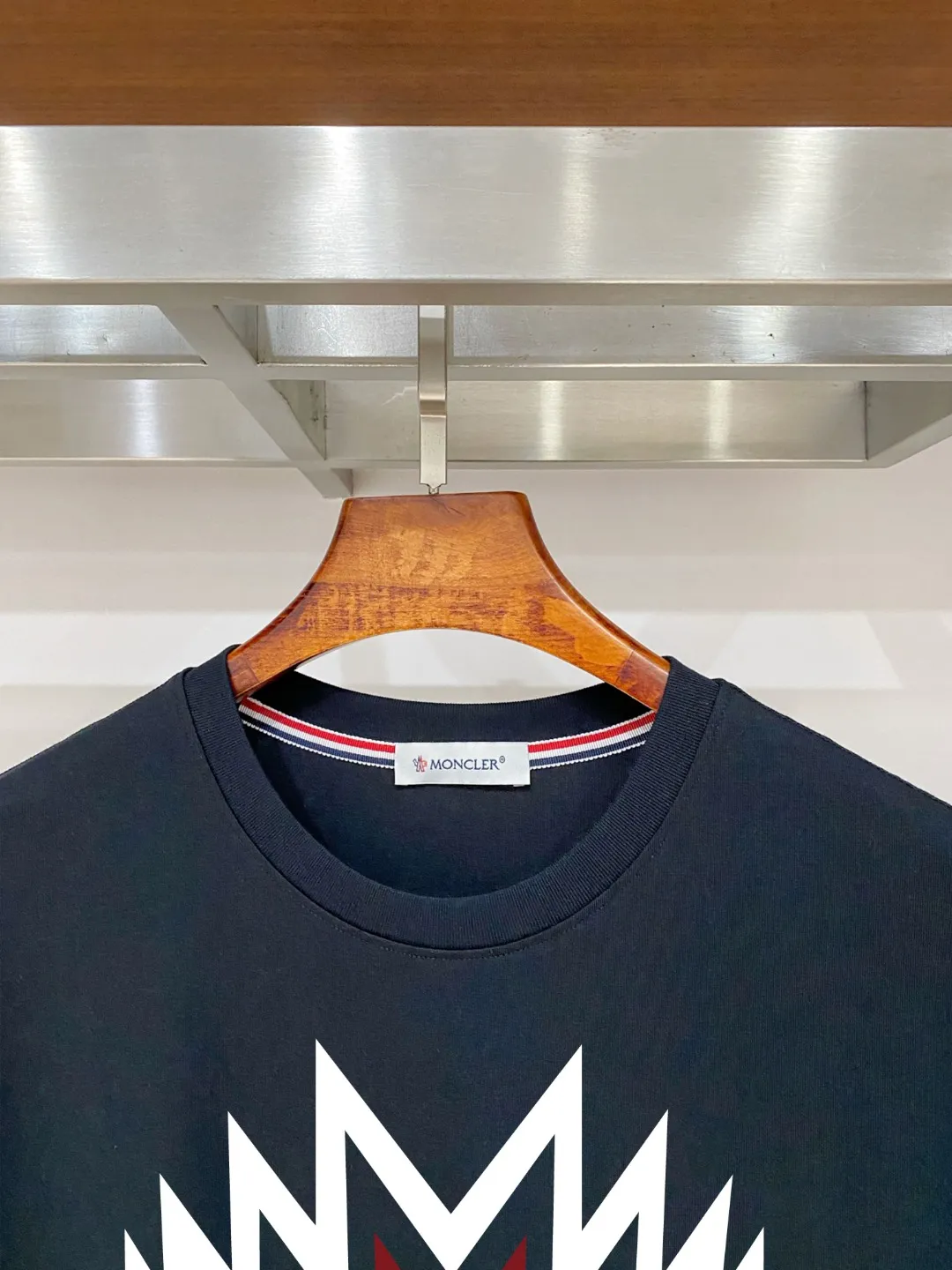 Moncler T 26s New Arrival Supima 210 ， ， + ， ， ， ， ， Breathable， ！ ， ， ，Series ， 5 ， ， 100 ， 1% . Versatile， 。 Breathable， ：White// /Light Green /Khaki / /Black Sizes：M-3XL Size ：178-130 L